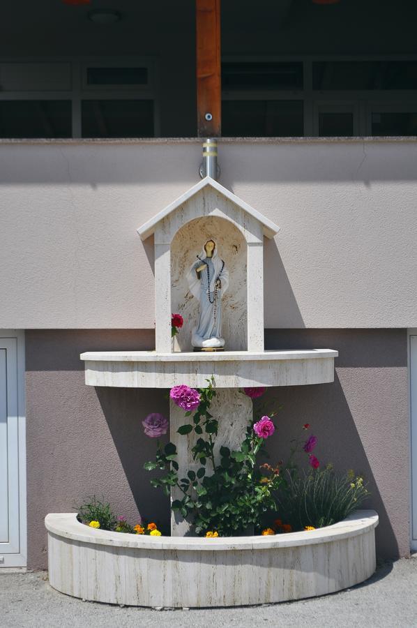 Hotel Quattro Medjugorje Ngoại thất bức ảnh